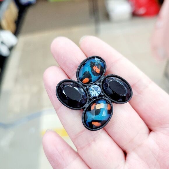 Brand New Forever 21 Blue & Black Flower Earrings - Picture 2 of 7